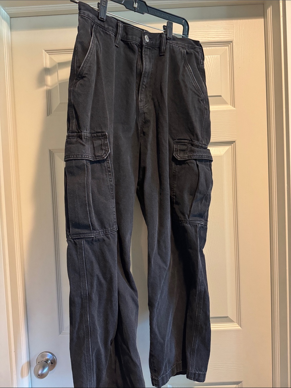 Men's H&M baggy Cargo Pants in Dark Gray - Durable Utility Style size 30/32